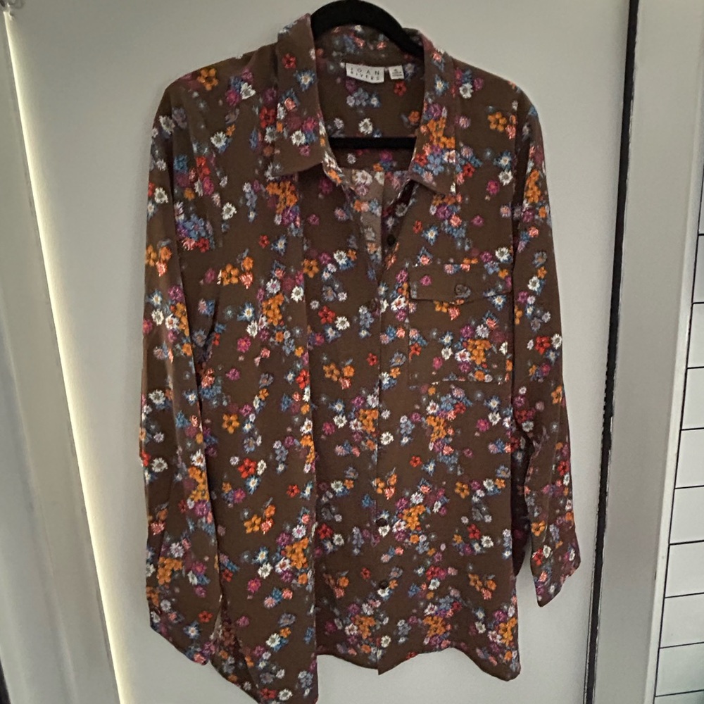 JOAN RIVERS - Vinatge LS Button Down Blouse
